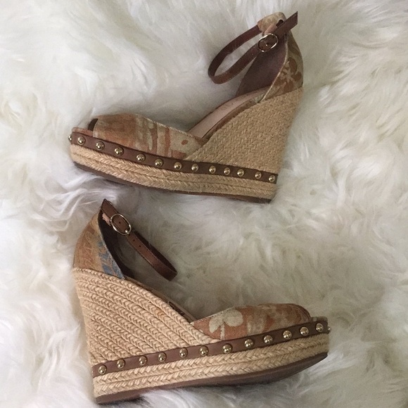 ALDO Tan Lila Wedges - Picture 12 of 12